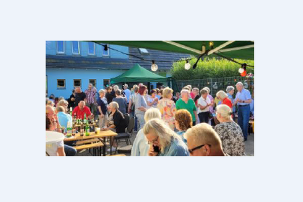 Fest, Lampions, Menschen, Getränke, Pavillon
